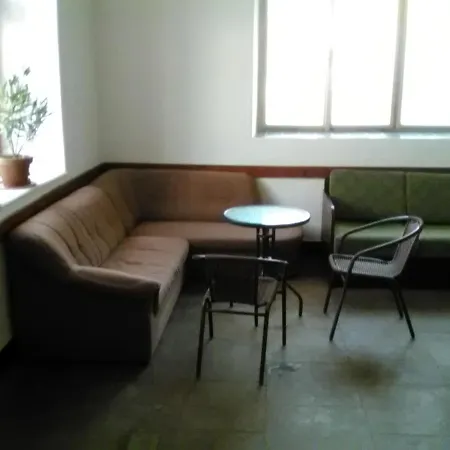 U Tupacku Landhaus