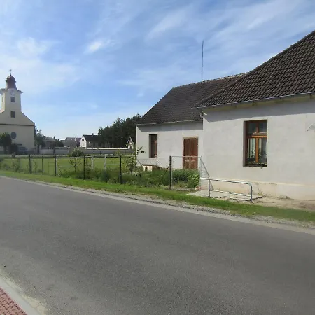 U Tupacku Landhaus *